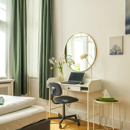 Kaiser 02 By Rockchair Apartments L Superhost Status L 3 Bedrooms Boxspringbeds 2 Bathrooms L Cozy Family & Business Flair 155 Sqm 3 Balcony 2Nd Floor Elevator Up To 10 Guests Welcomes You! Berlin Exterior photo