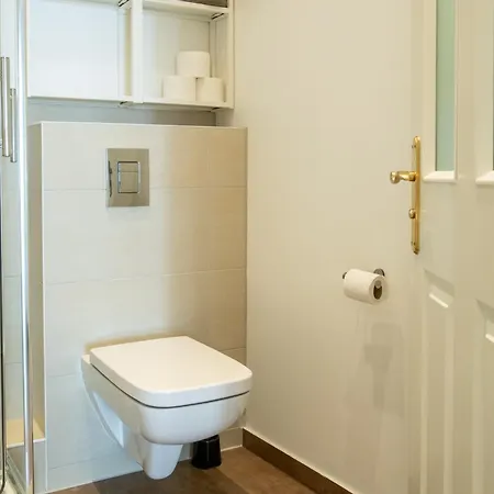Kaiser 02 By Rockchair Apartments L Superhost Status L 3 Bedrooms Boxspringbeds 2 Bathrooms L Cozy Family & Business Flair 155 Sqm 3 Balcony 2Nd Floor Elevator Up To 10 Guests Welcomes You! Berlin Exterior photo
