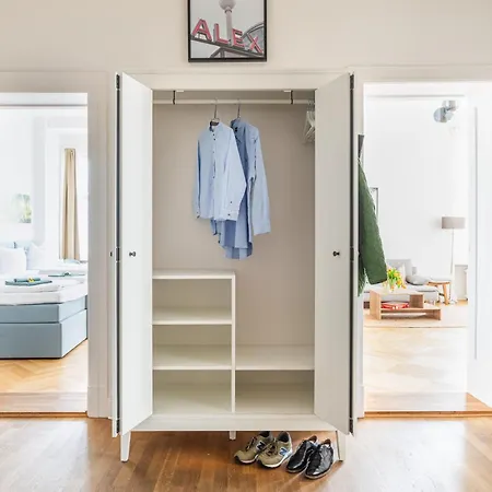 Kaiser 02 By Rockchair Apartments L Superhost Status L 3 Bedrooms Boxspringbeds 2 Bathrooms L Cozy Family & Business Flair 155 Sqm 3 Balcony 2Nd Floor Elevator Up To 10 Guests Welcomes You! Berlin Exterior photo